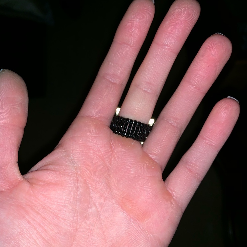 Black Flower ring with stretchy band - Picture 4 of 4